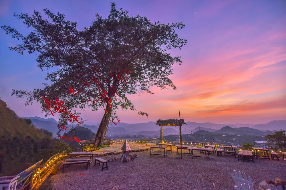 Photograph by NAM BUI