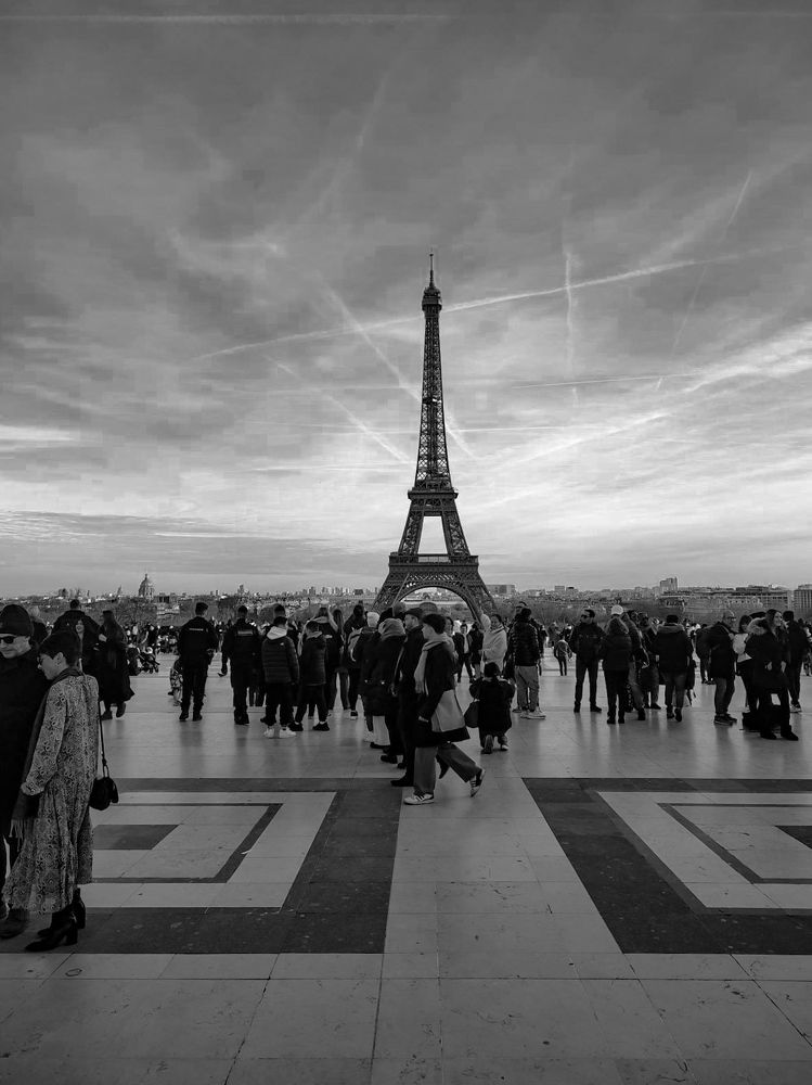 Tour Eiffel...