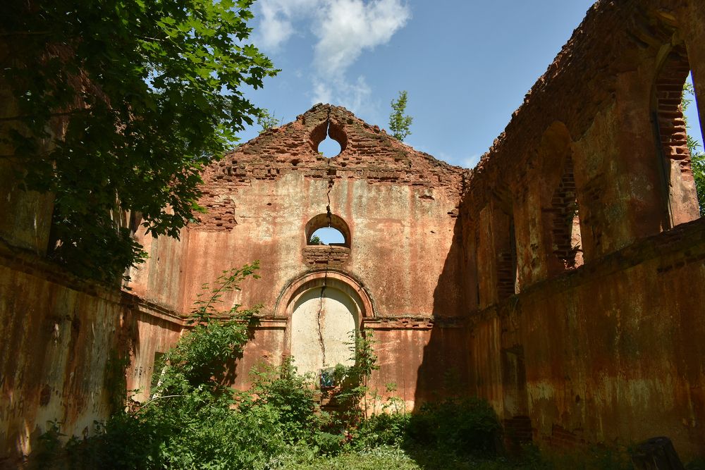 Заброшенная усадьба