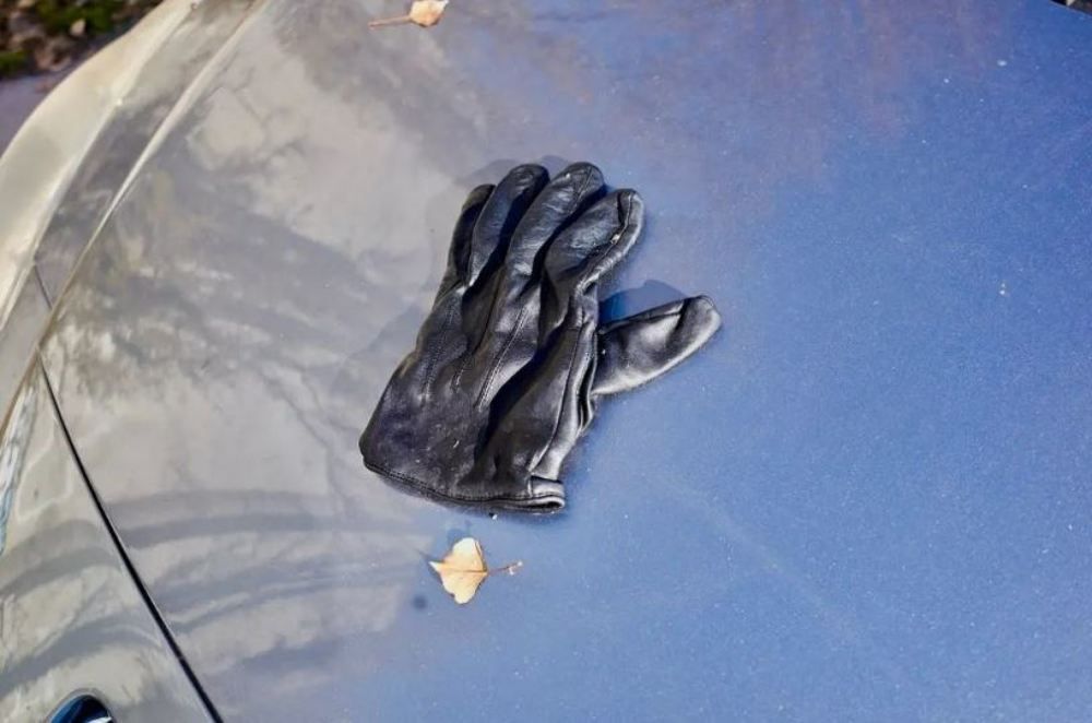 The leftovers: abandoned objects in the streets of Vienna