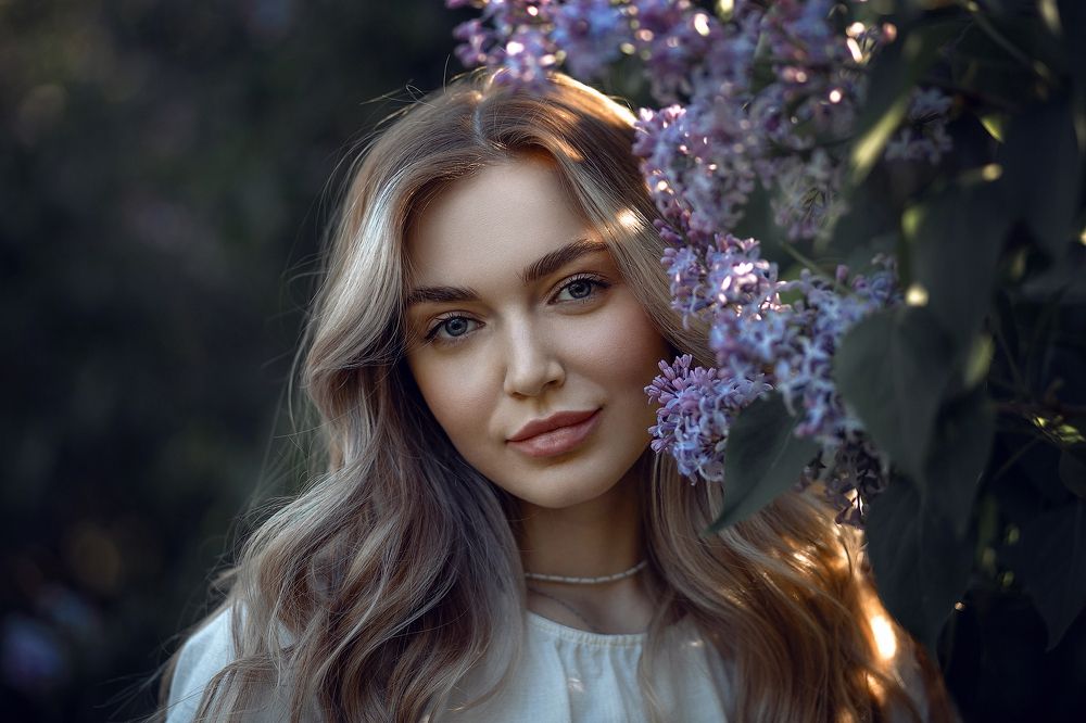 Портрет с сиренью