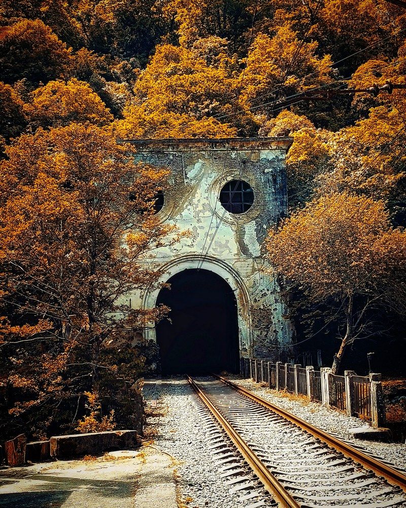Горный железнодорожный туннель.