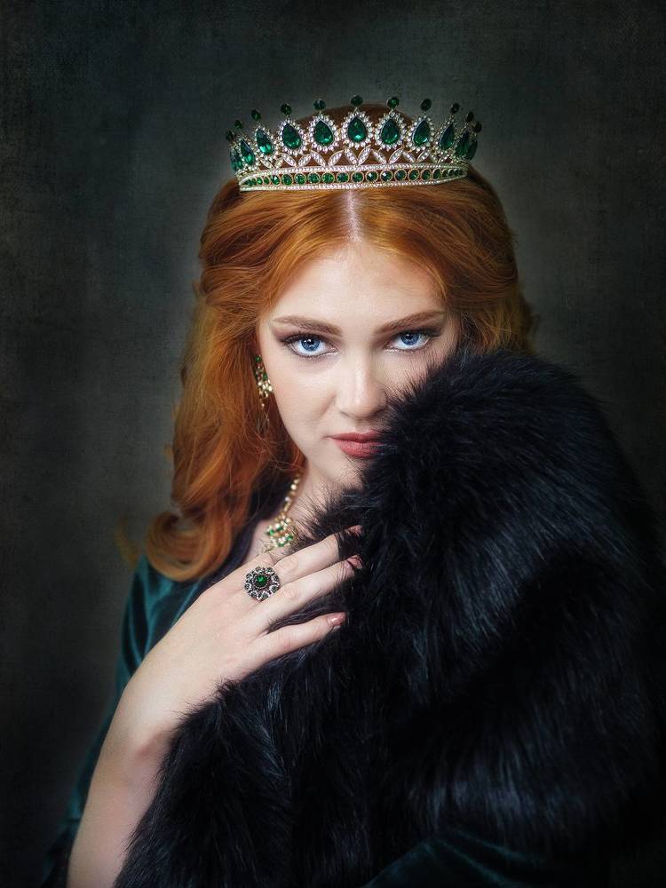 Королева из сказки "Спящая красавица"