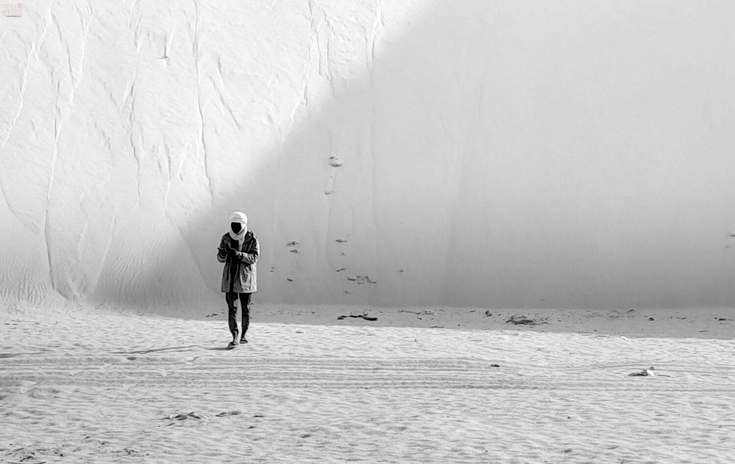 In the middle of the Sahara Desert