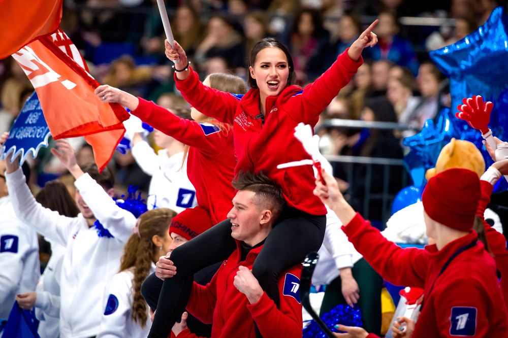 Болеем за наших!