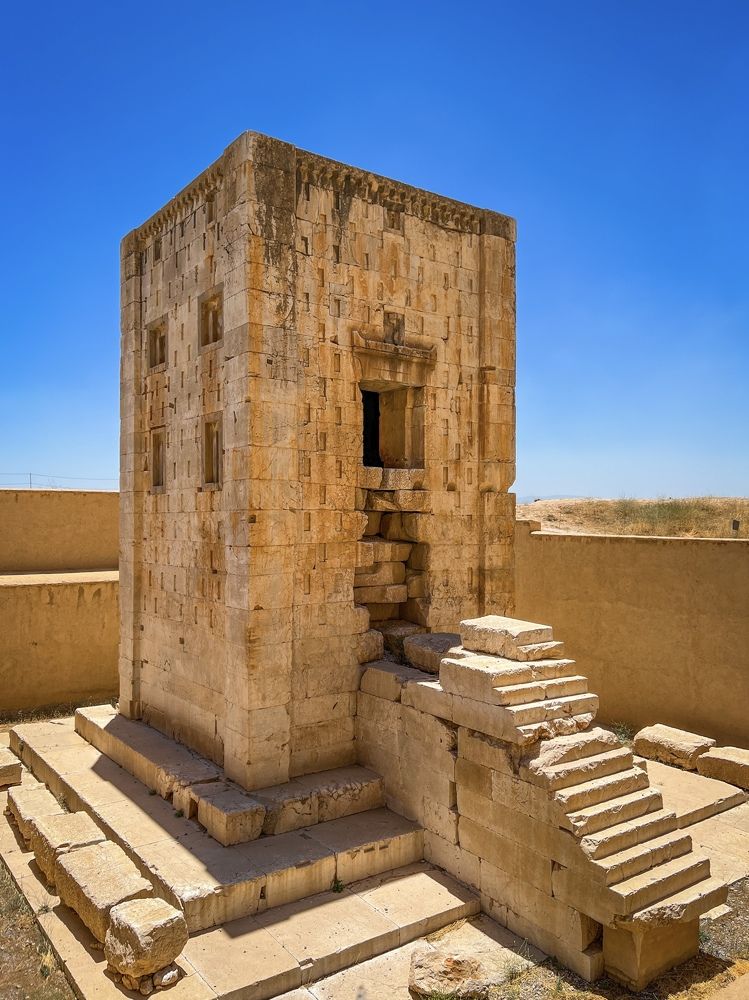 Photograph by roya razaghi