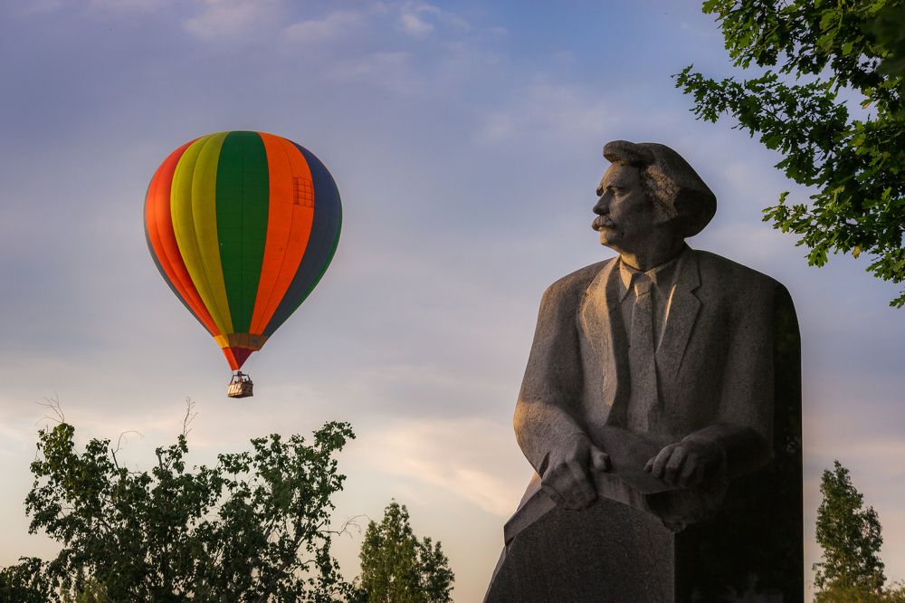 Классик и современники