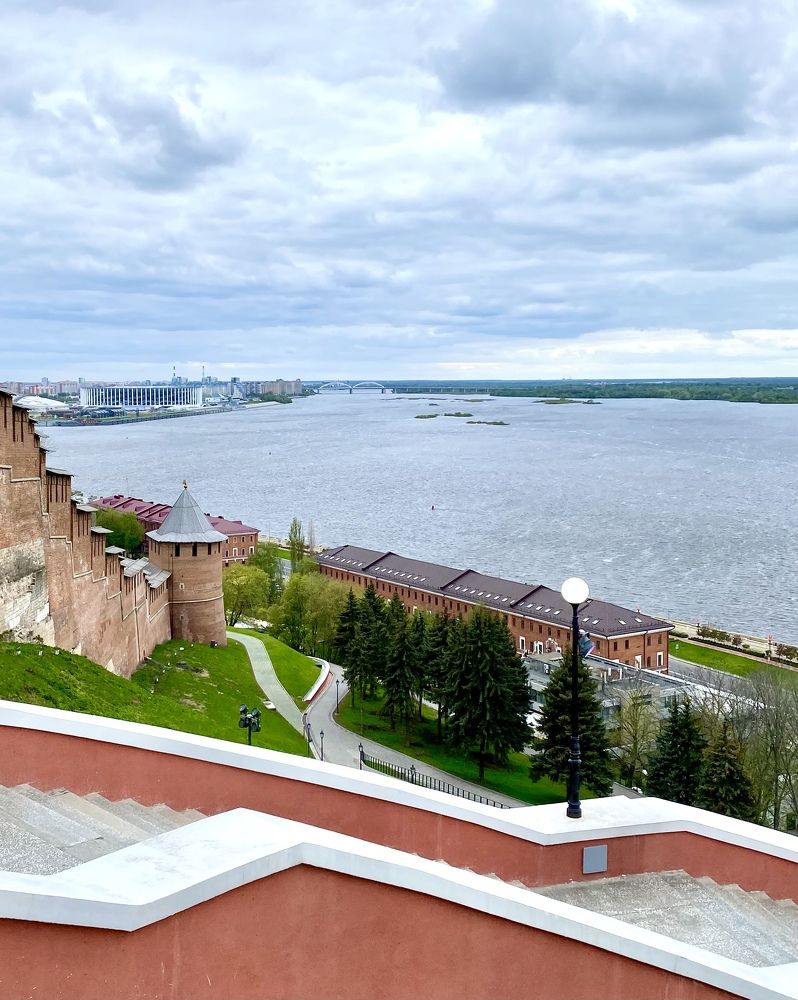 Течет река Волга…