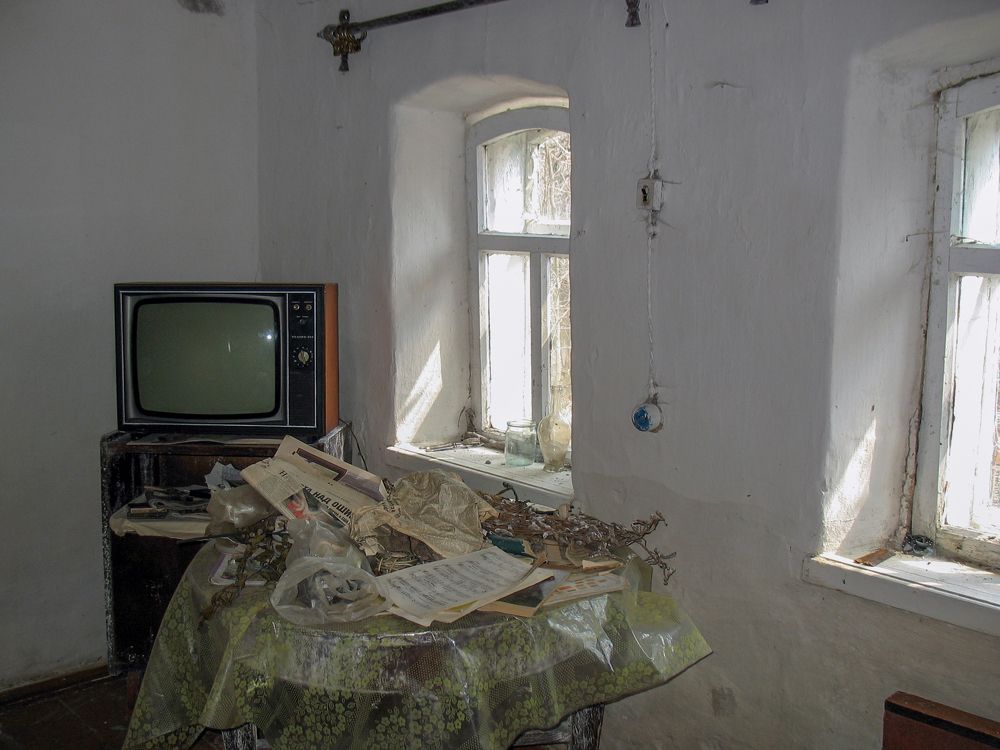 Все уехали в город