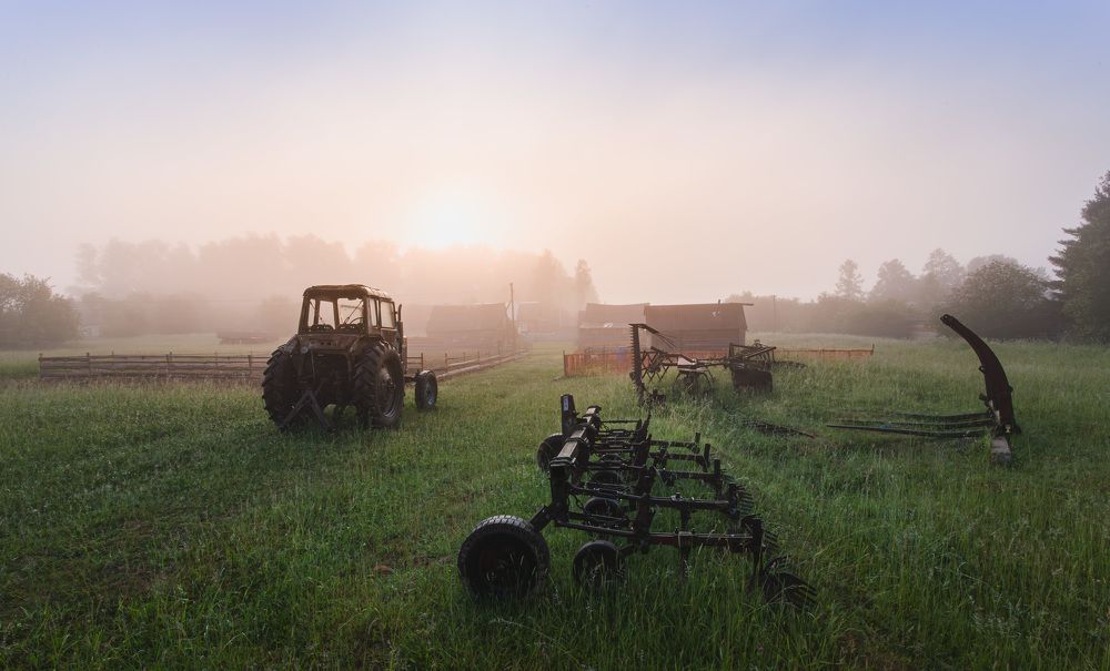 В деревне утро...