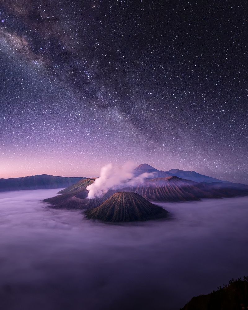 bromo mount at night