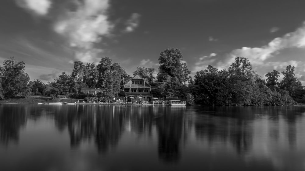 Photograph by Theo Castillon