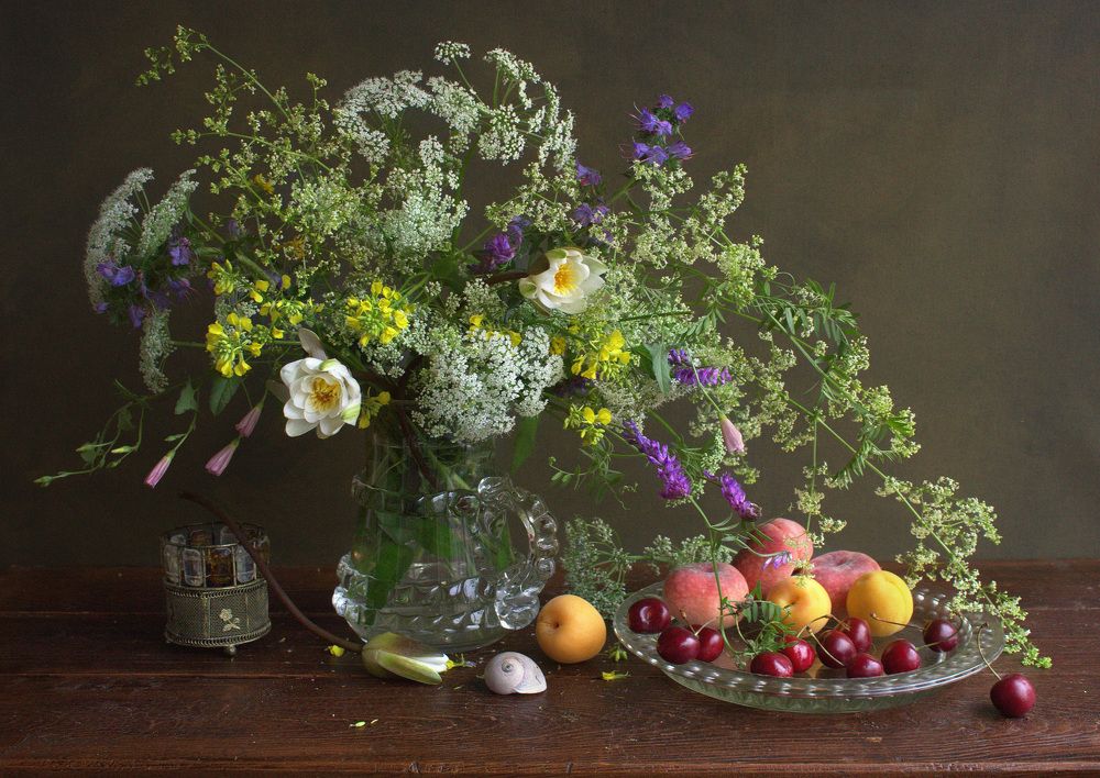 С черешней и персиками