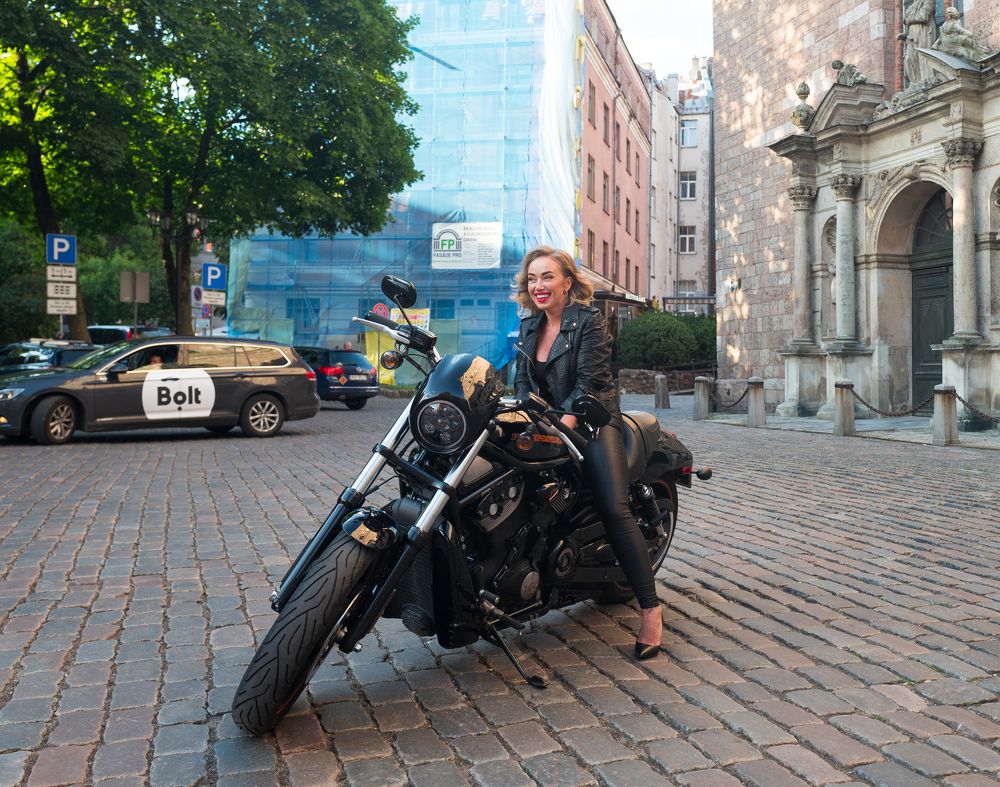 И УЛЫБКА БЕЗ СОМНЕНИЯ ...