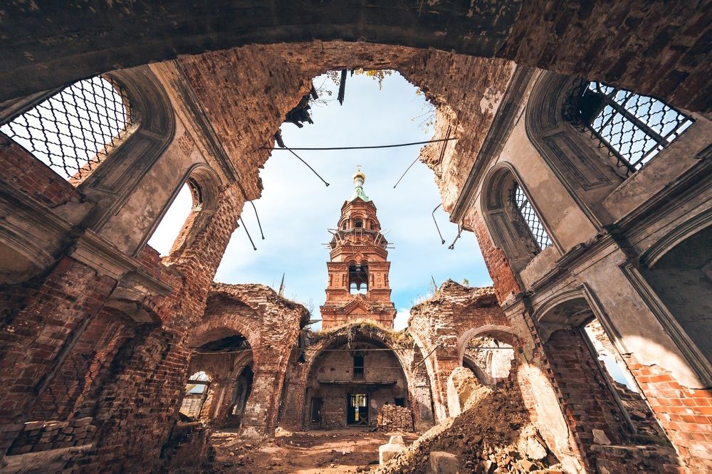 О чём молчат разрушенные храмы?