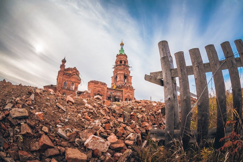 О чём молчат развалины церквей?