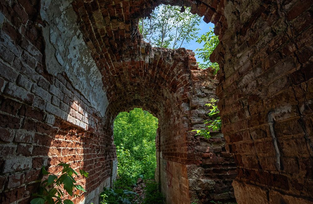 Руины завода Баташева