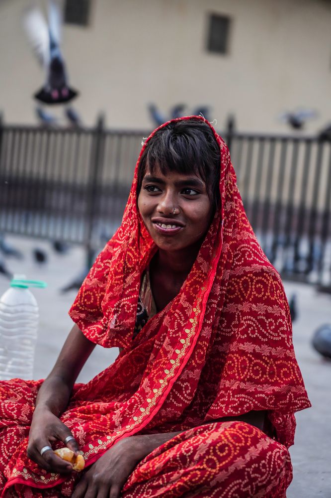 Streets of India/Girl with smiling lips