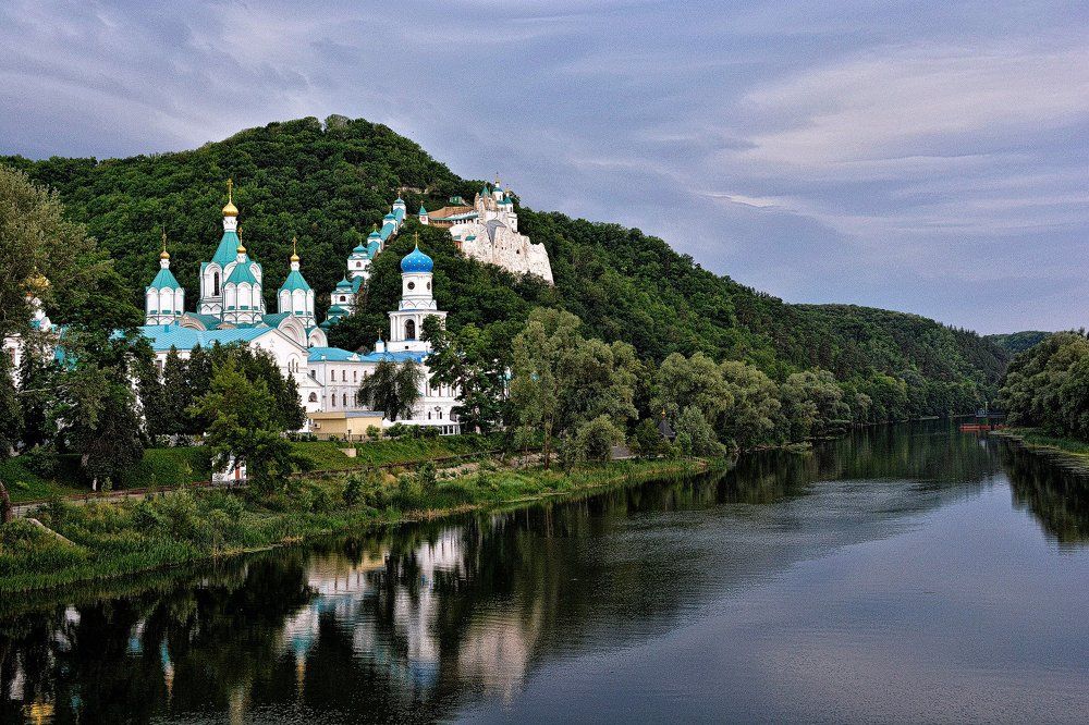СВЯТО-УСПЕНСКАЯ СВЯТОГОРСКАЯ ЛАВРА
