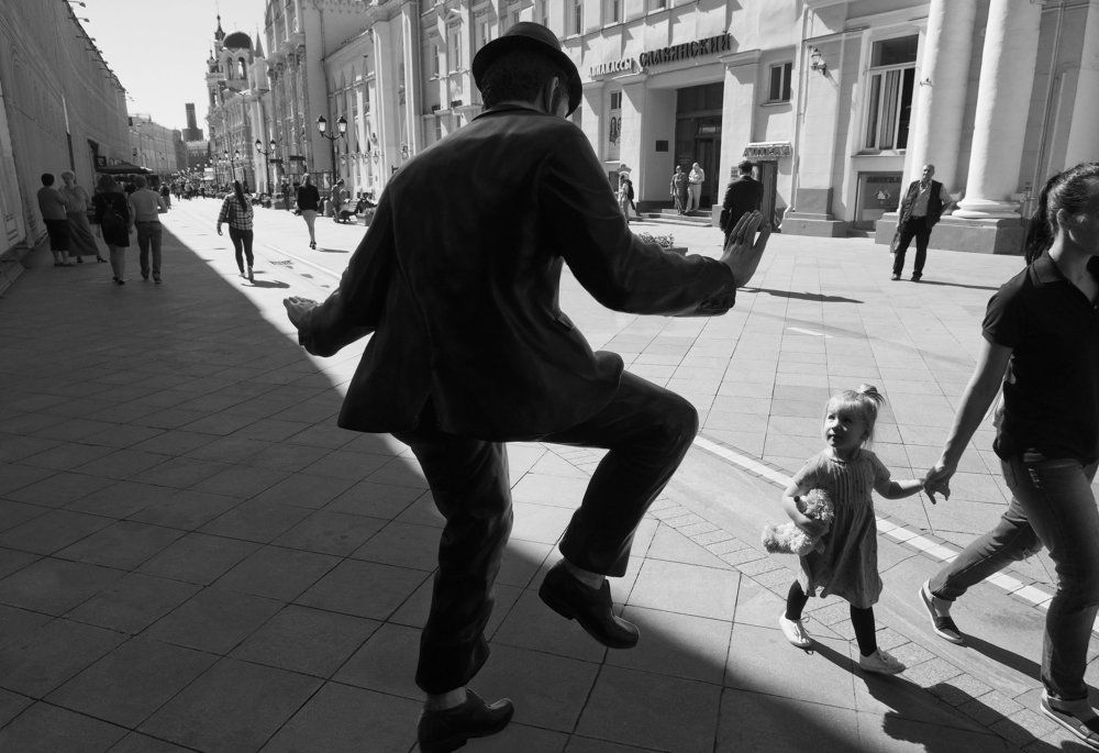 Девочка и клоун