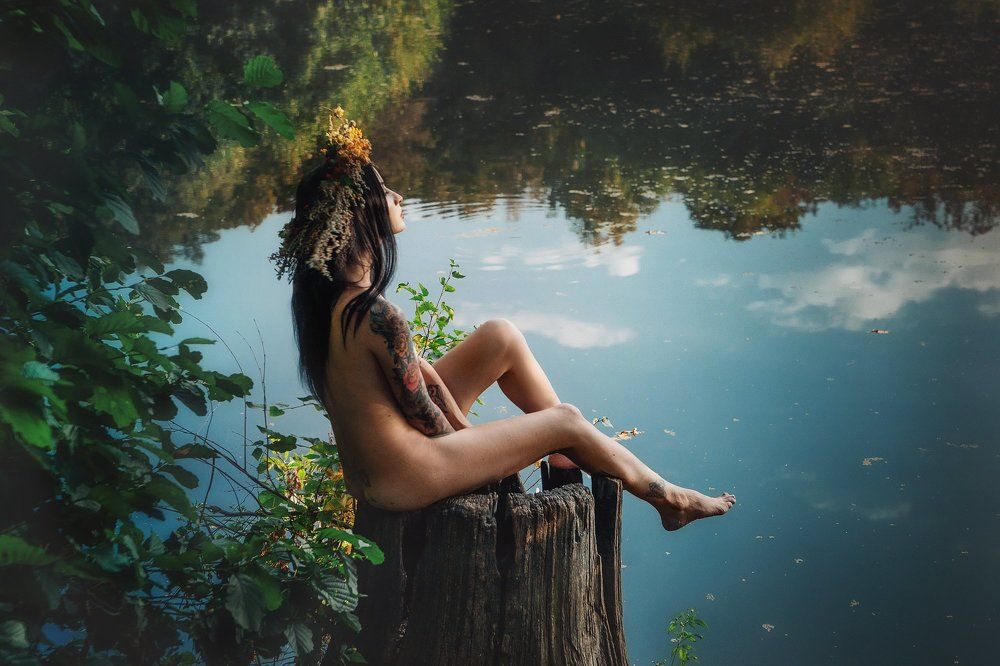 голая баба в веночке