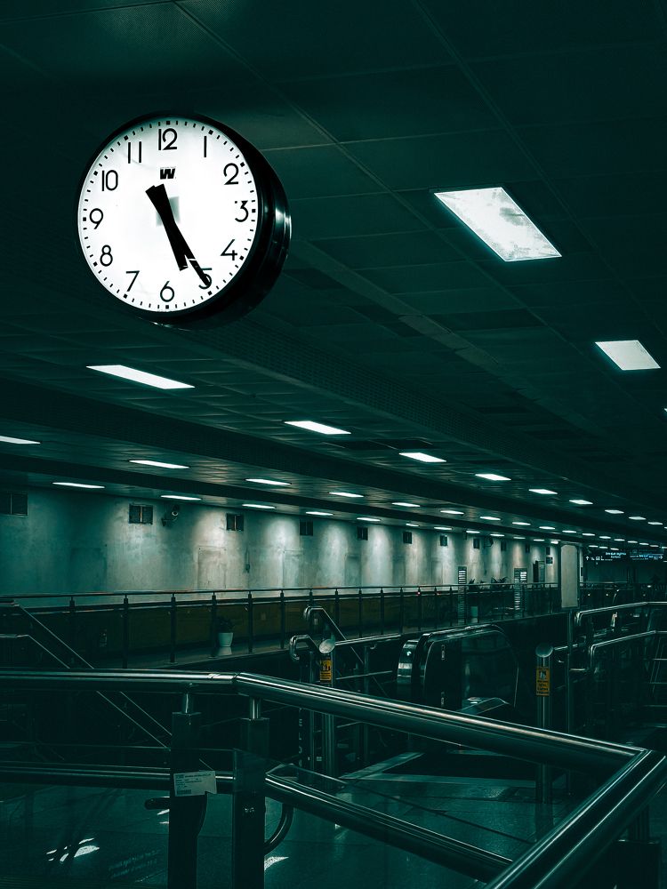 Bangalore metro clock and time