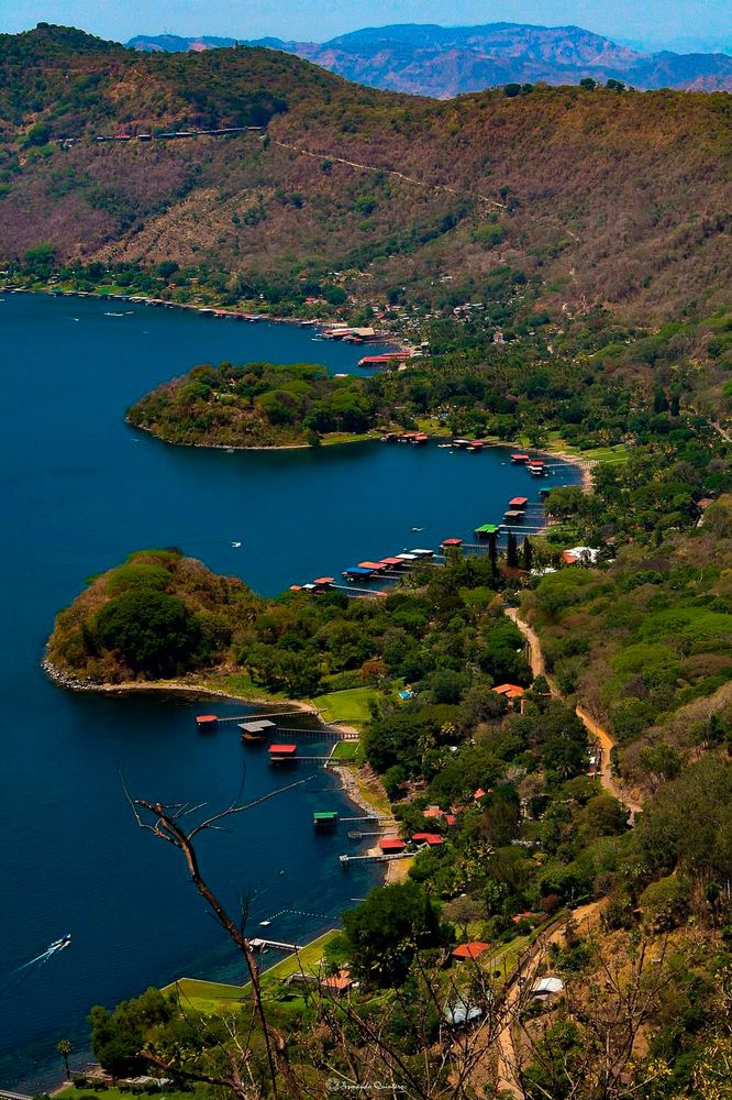 Photograph by Armando Eusebio Valladares Quinteros