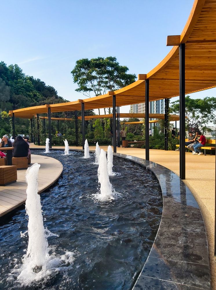 Контрасты парка.