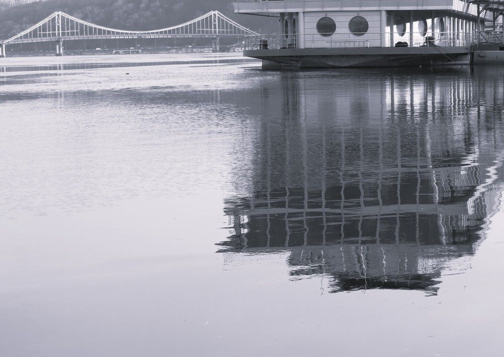 На набережной