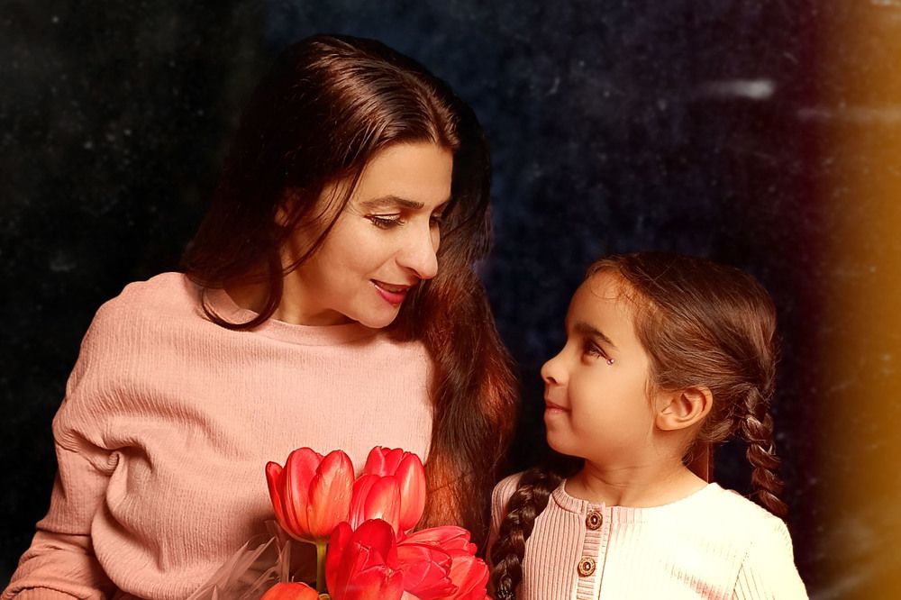 Мама с дочкой.