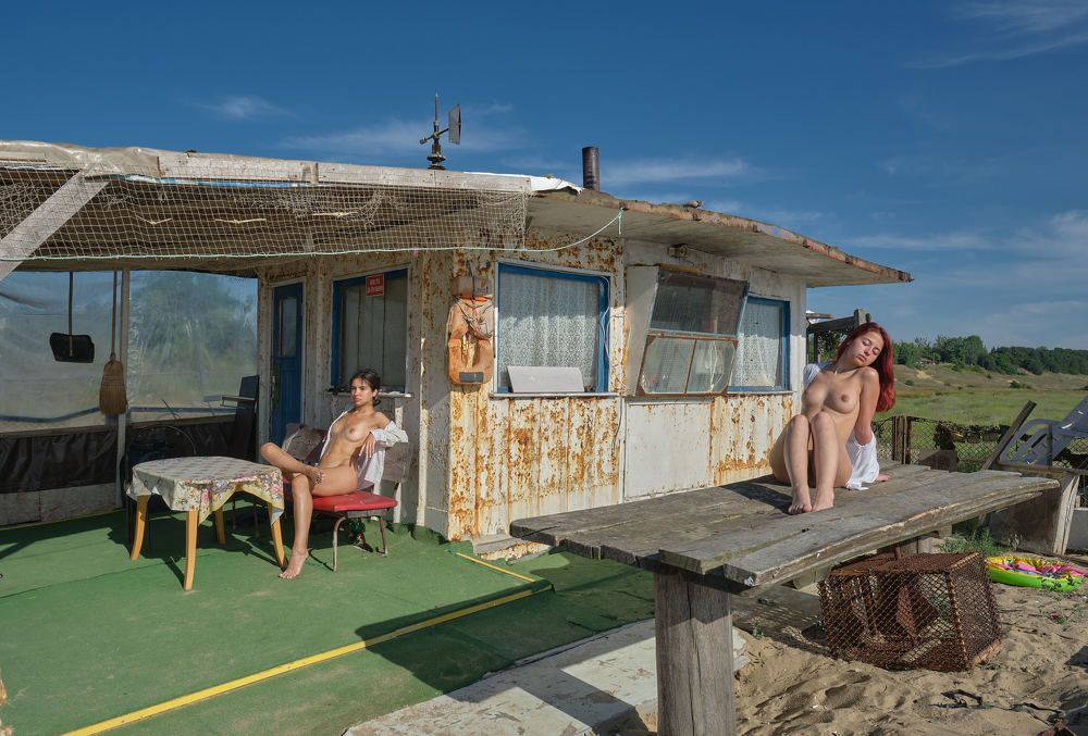 Waiting for the sailor