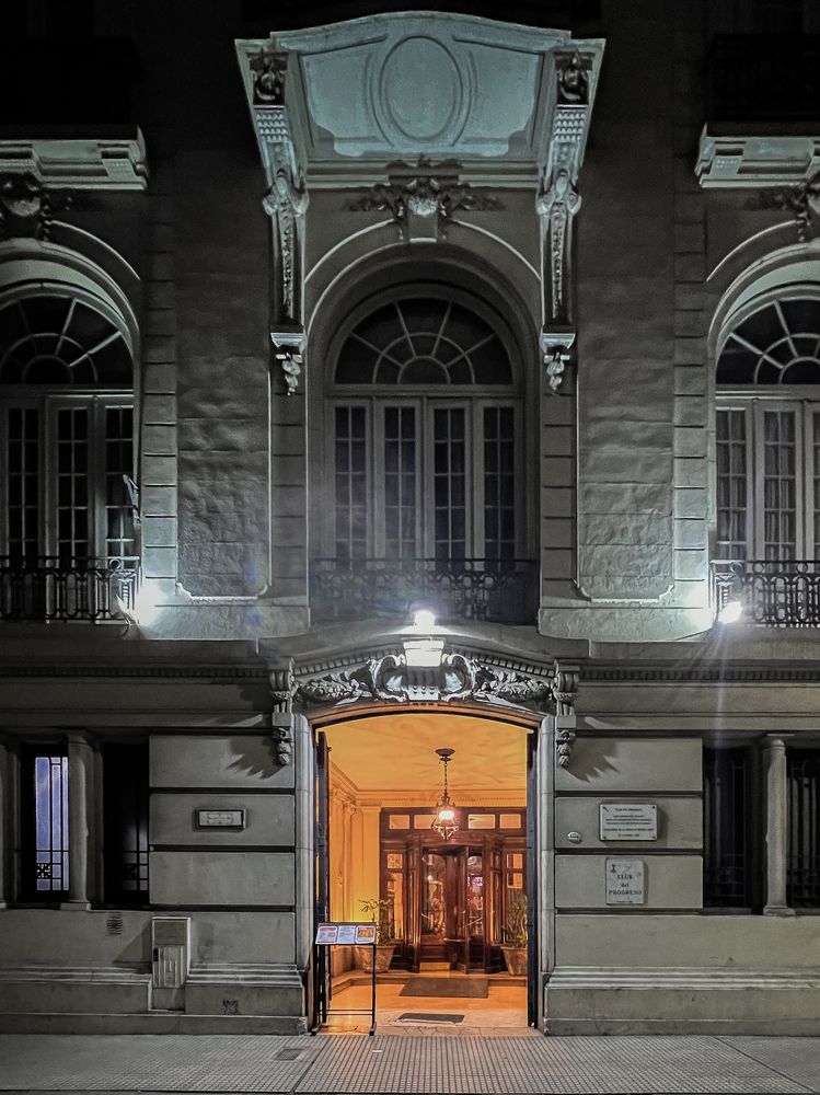 Photograph by Maria Julieta ZURZOLO