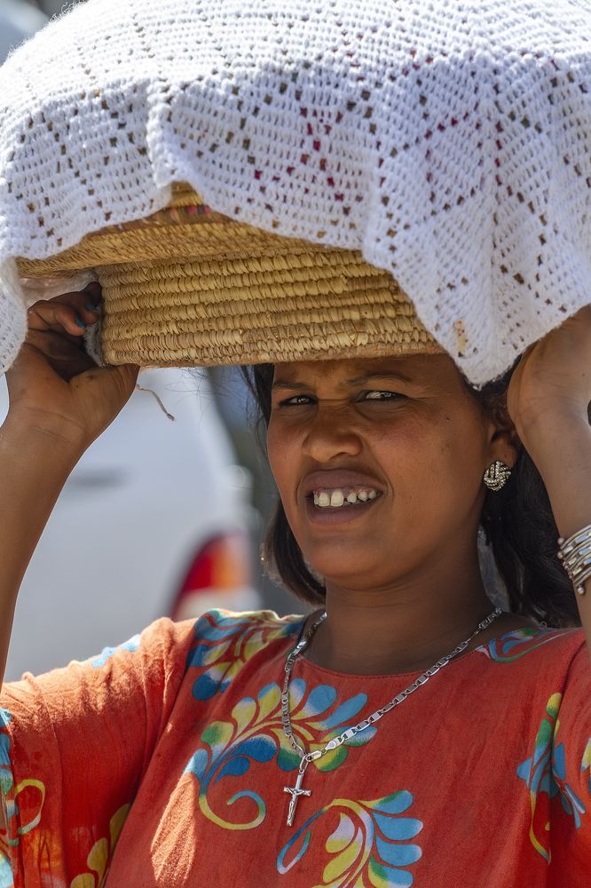 Недовольная.