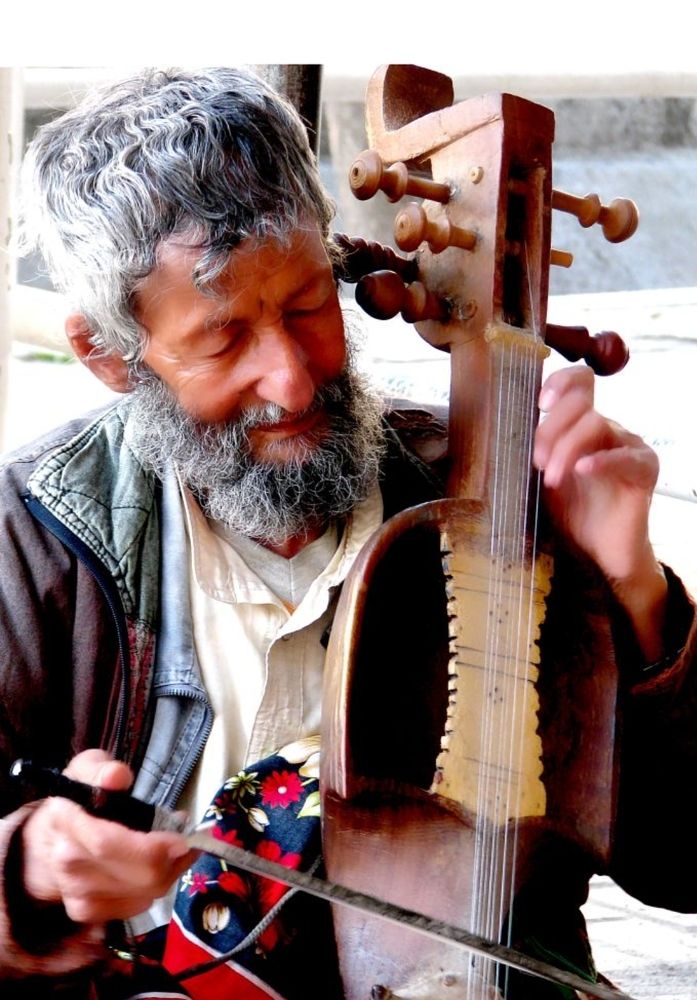 Фотография автора HR ABADEHI