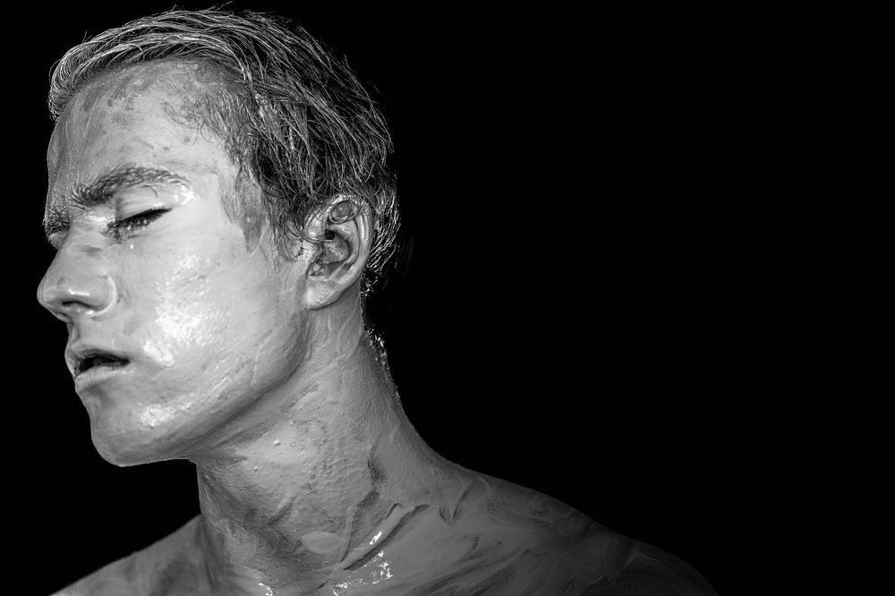 Чёрно-белая