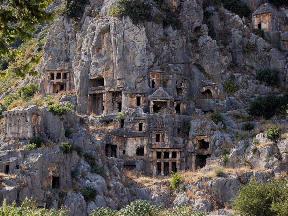 Гробницы древнего мира.