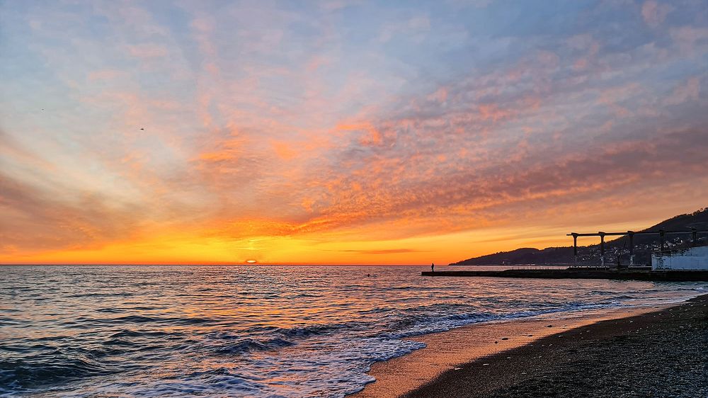 Вечернее сиянье моря