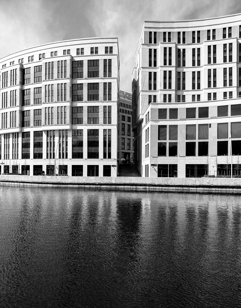 Photo #10807400