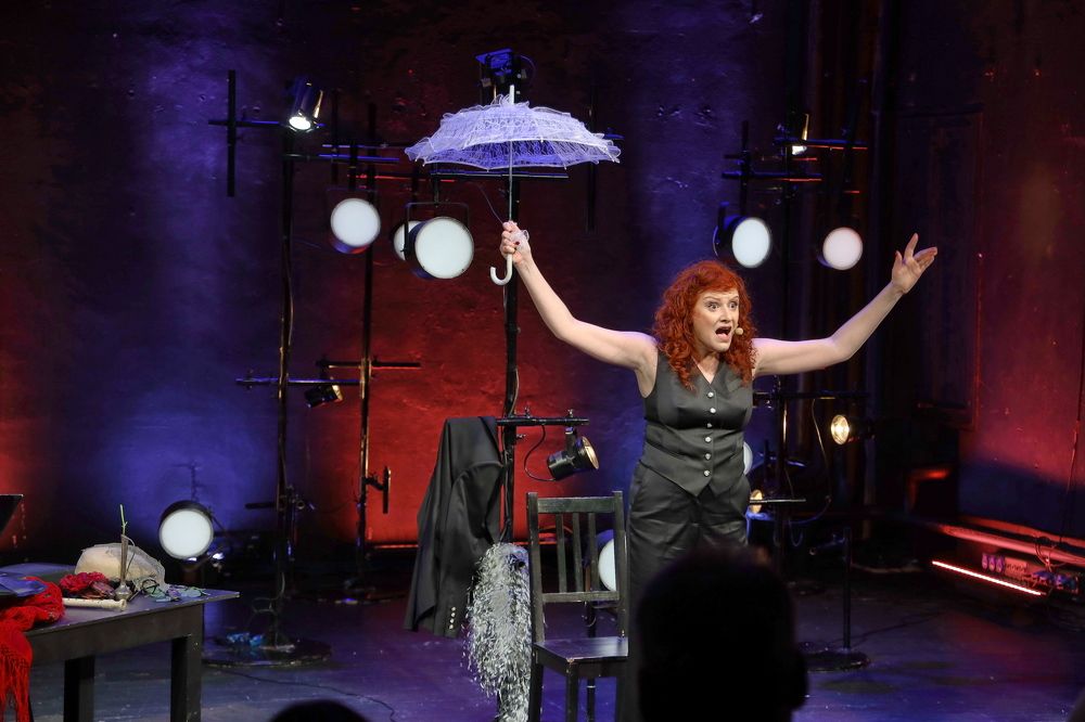 Спектакль продолжается!...