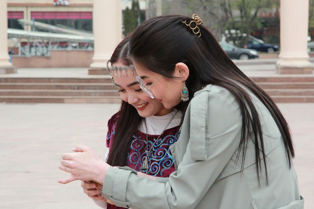 Қазақ қыздары. Казахские девушки. Kazakh girls.