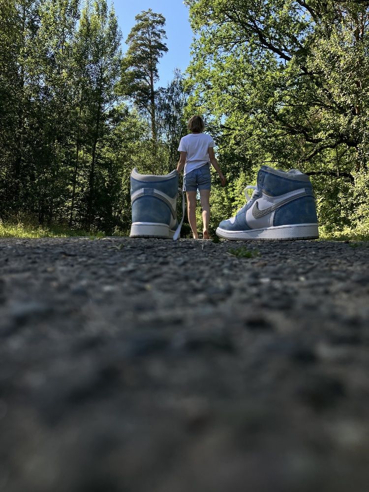 Кроссовки по пояс