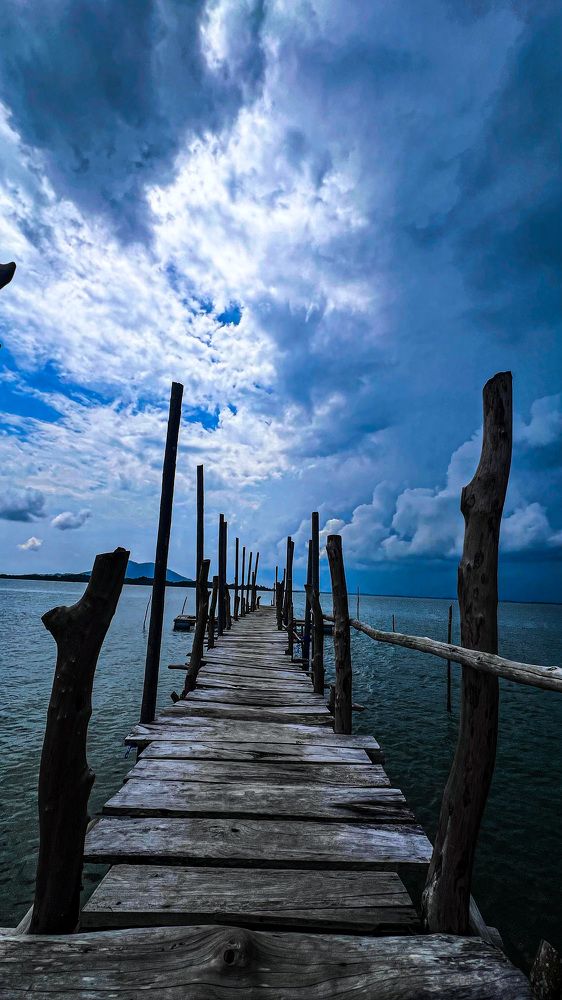 A Path Made of Persistence