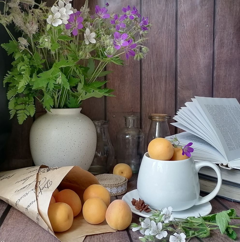 Герань и абрикосы