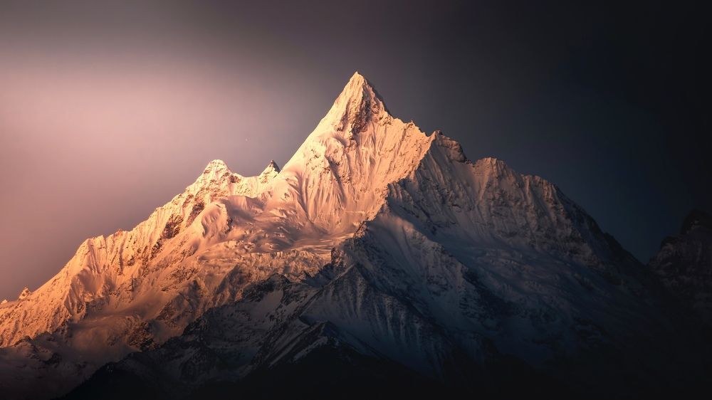 First rays of the morning sun