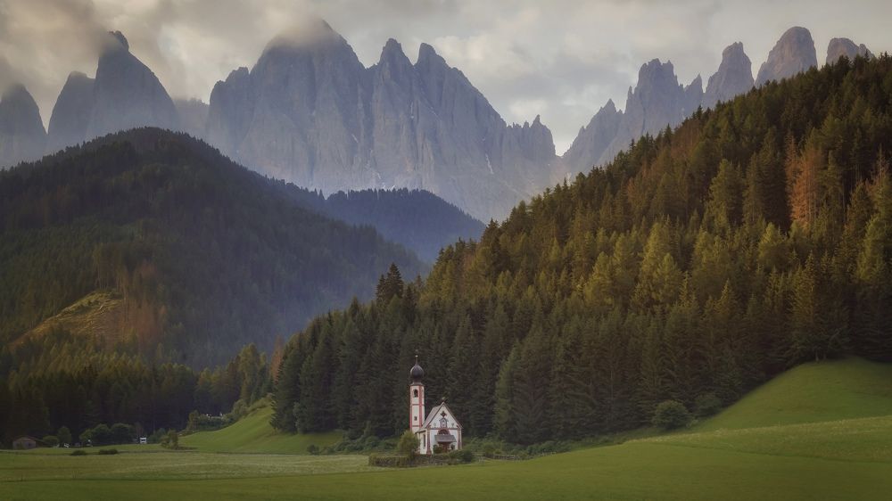 Photograph by Henri Fitriadi