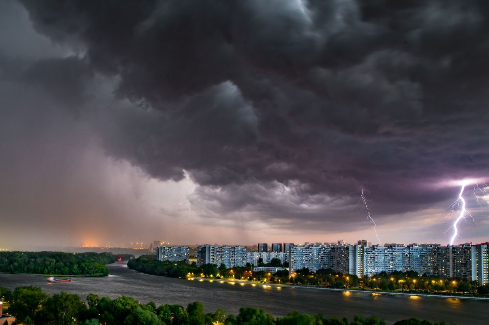Гроза в Москве.