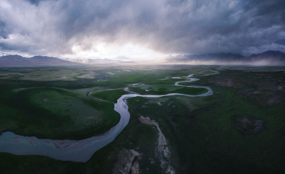 Leading to the strom