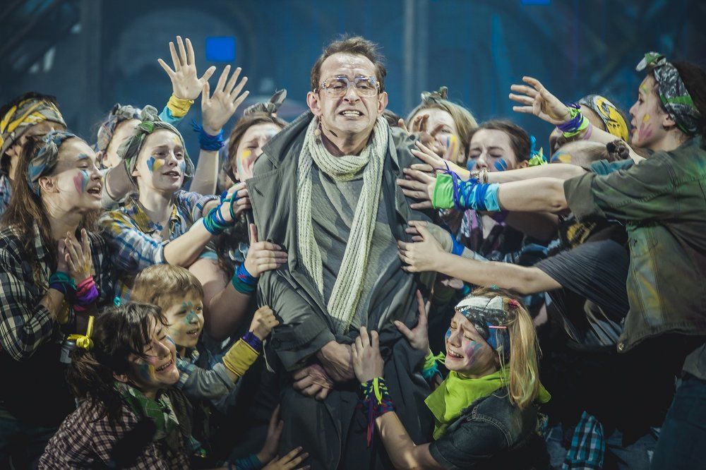 К. Хабенский в спектакле "Поколение Маугли"