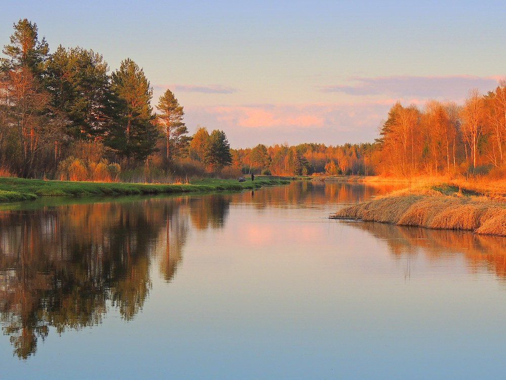 Весенняя Тверца в лучах заката