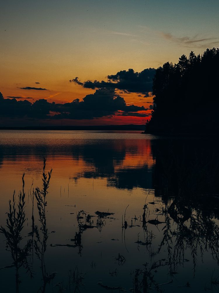 Закат над речкой в Пермском крае…